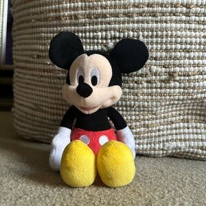 Disney - Miniature Mickey Mouse - super cute!